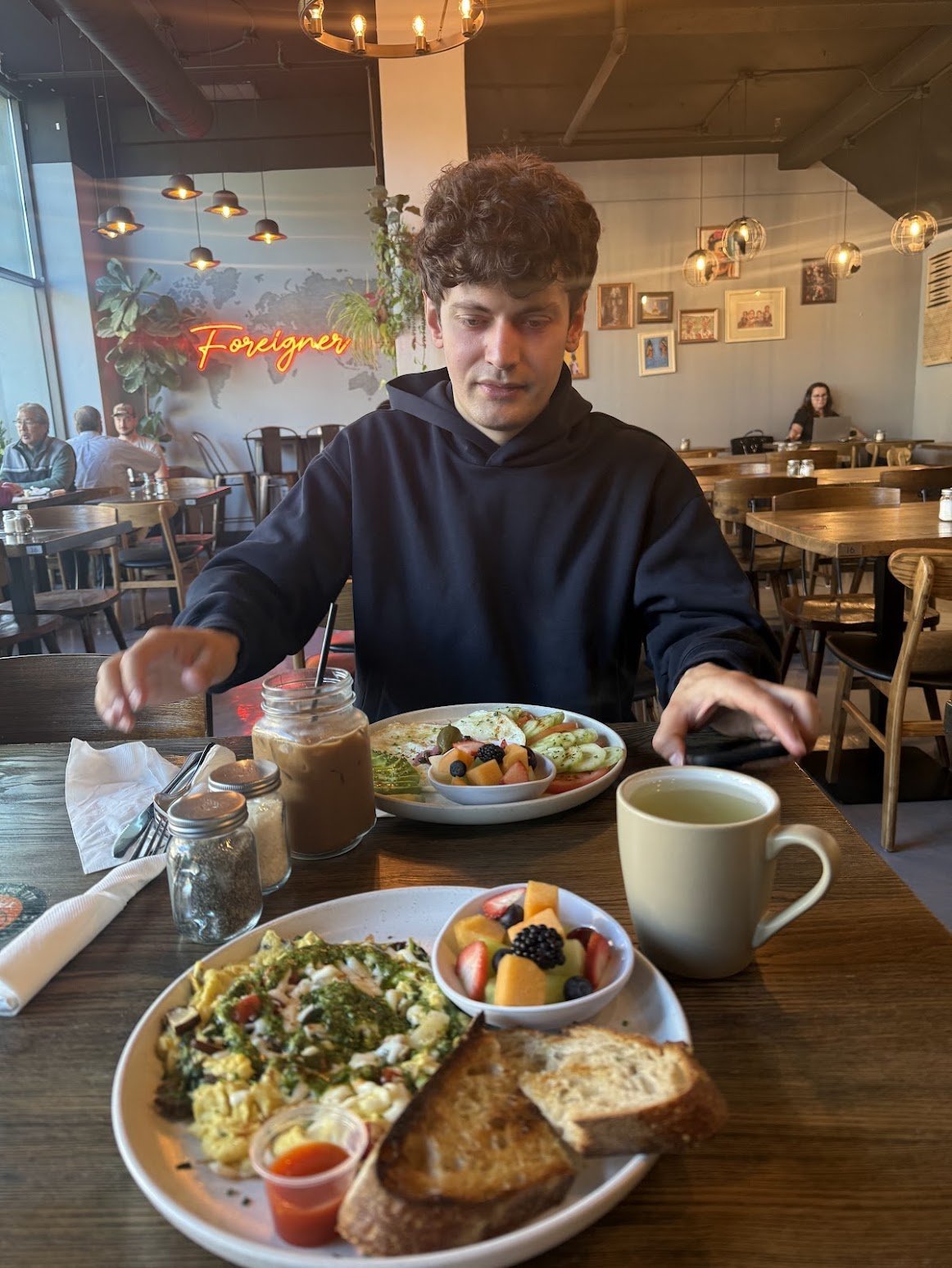Sarapan dengan Daniel