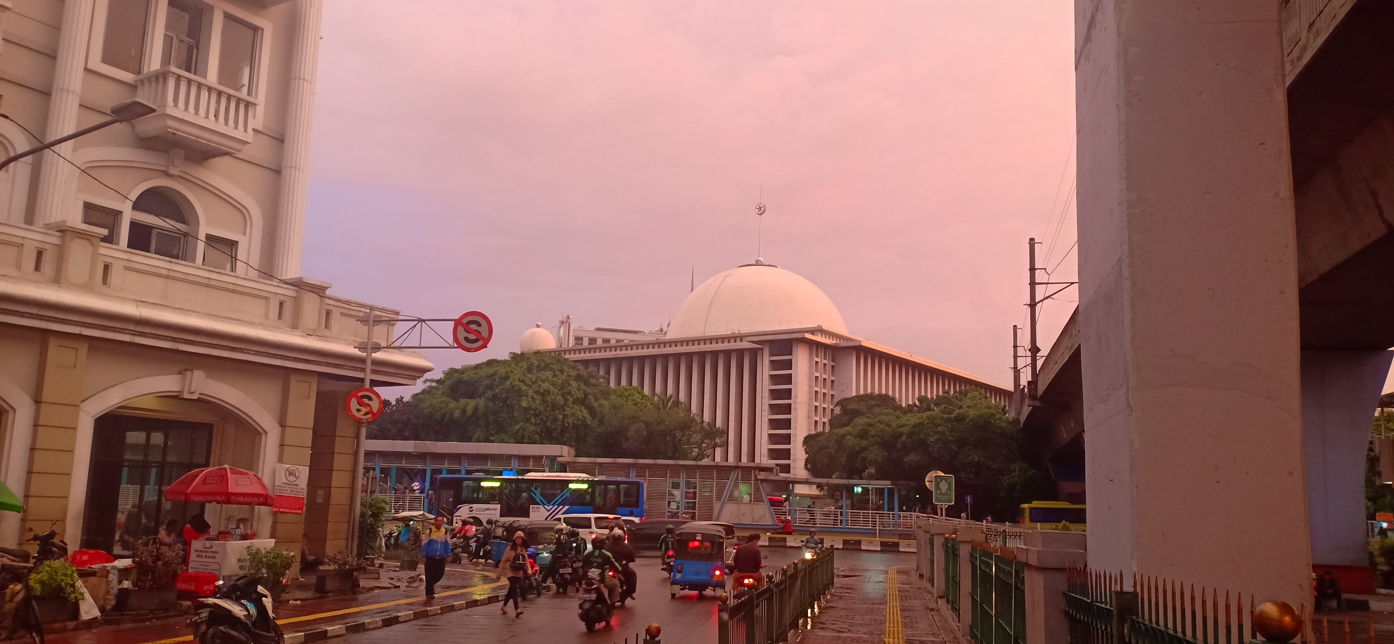 Jalan Jalan